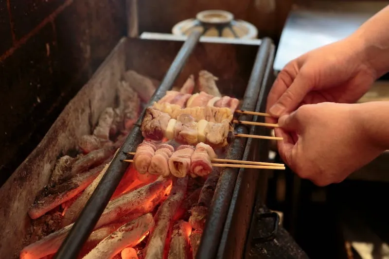 Thưởng thức Yakitori, nhấm nháp trọn vẹn tinh hoa ẩm thực đường phố Nhật Bản