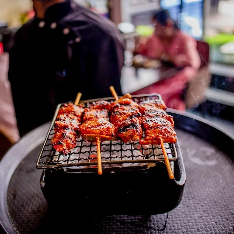 Thưởng thức Yakitori, nhấm nháp trọn vẹn tinh hoa ẩm thực đường phố Nhật Bản