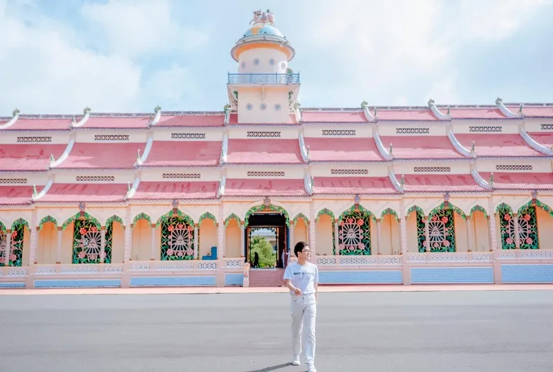 Tòa thánh Tây Ninh, không gian tâm linh mang vẻ đẹp huyền bí