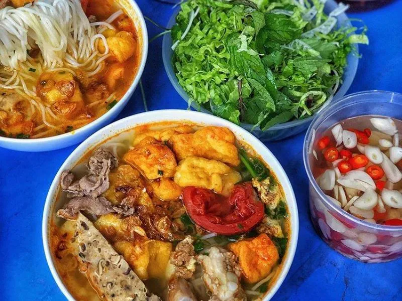 Top 10 quán bún riêu ngon Hà Nội được dân sành ăn khuyên đi