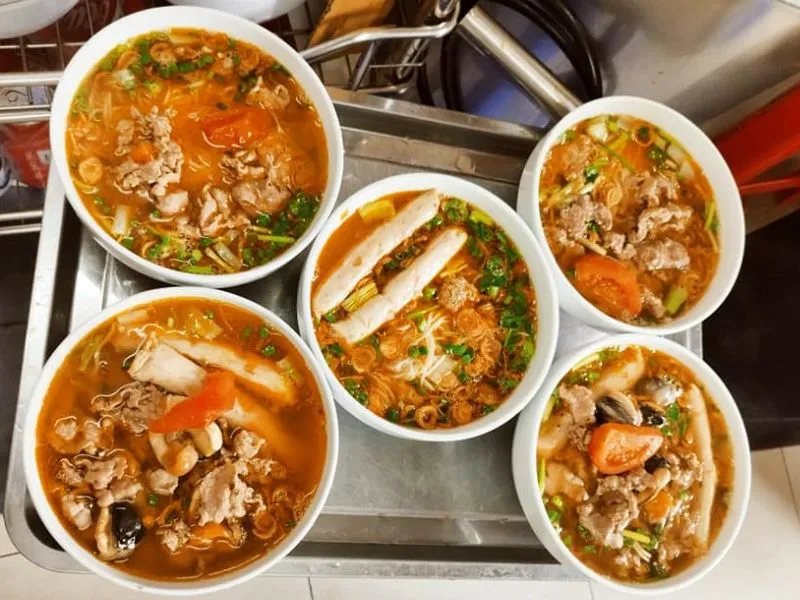 Top 10 quán bún riêu ngon Hà Nội được dân sành ăn khuyên đi