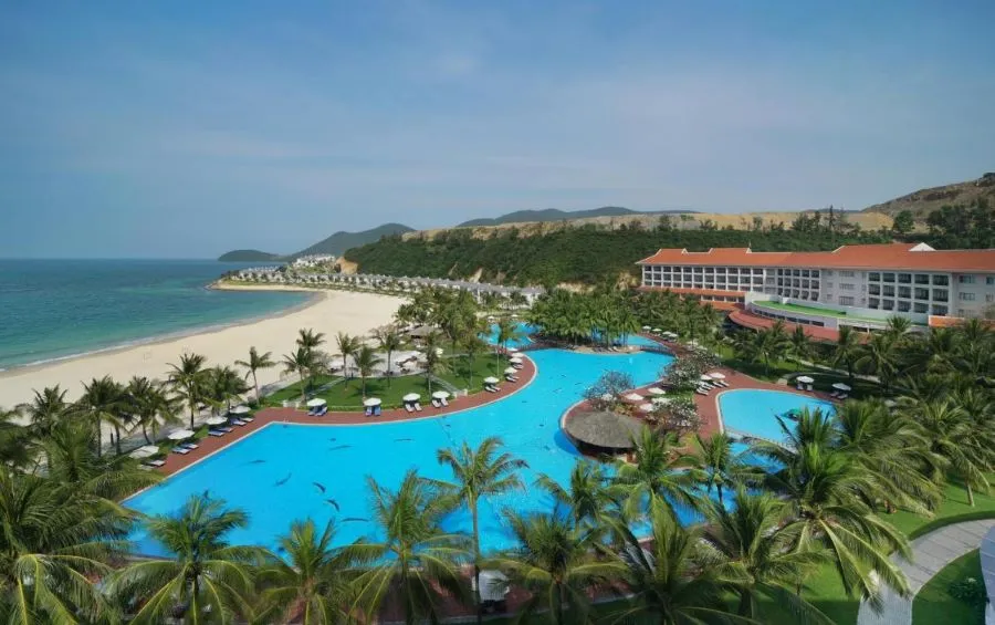 Top 10 resort Nha Trang gần biển đẹp tiện nghi khỏi chê