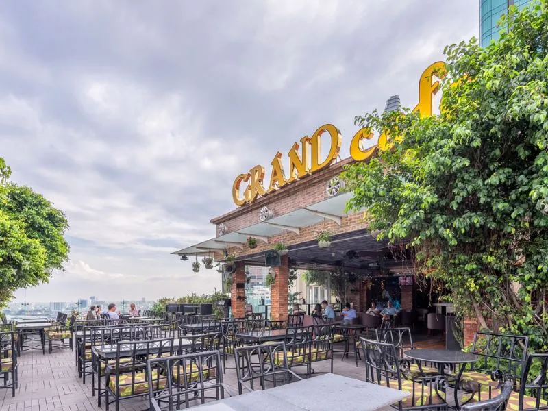 Top 15 quán rooftop Quận 1 cực chill với view bao đẹp