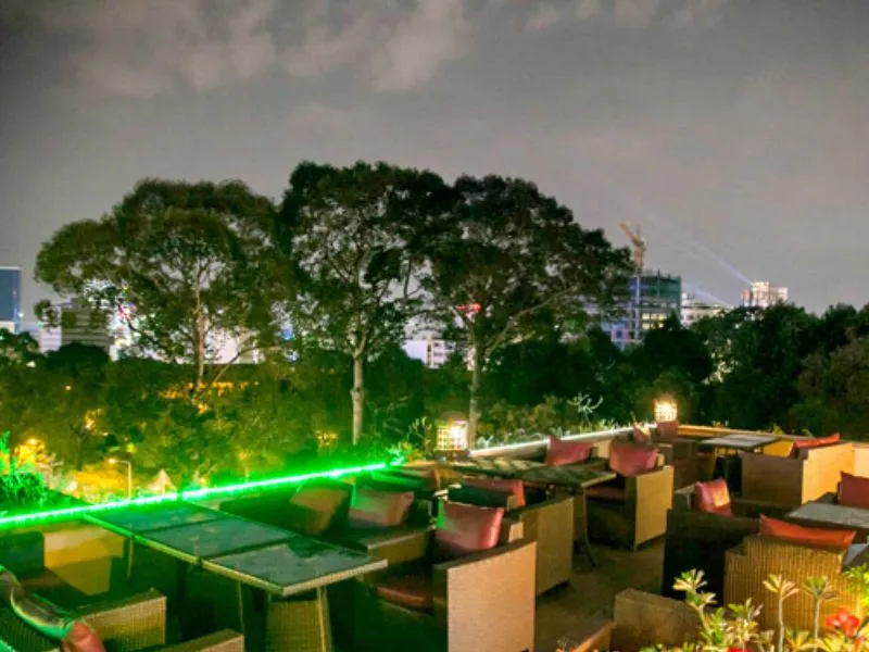 Top 15 quán rooftop Quận 1 cực chill với view bao đẹp