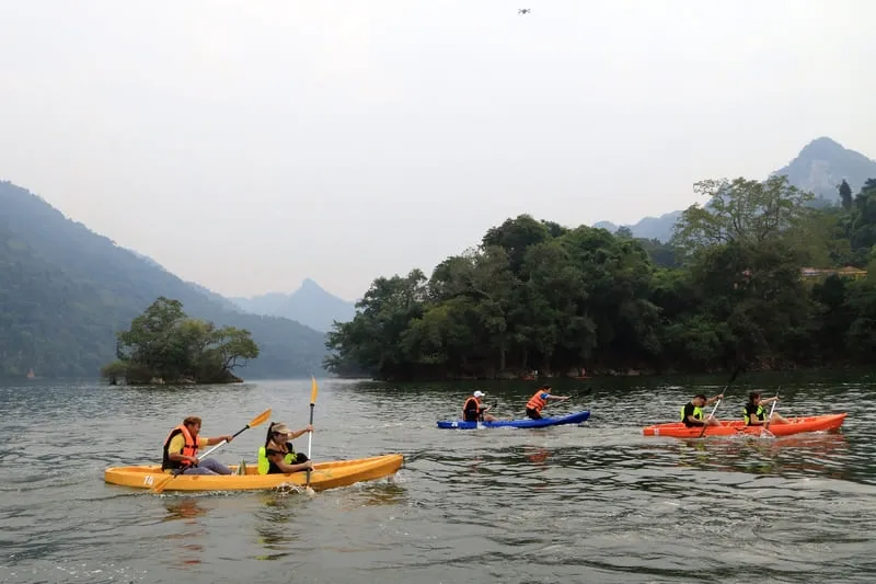 Top 7 điểm chèo thuyền kayak với khung cảnh đẹp tựa thiên đường