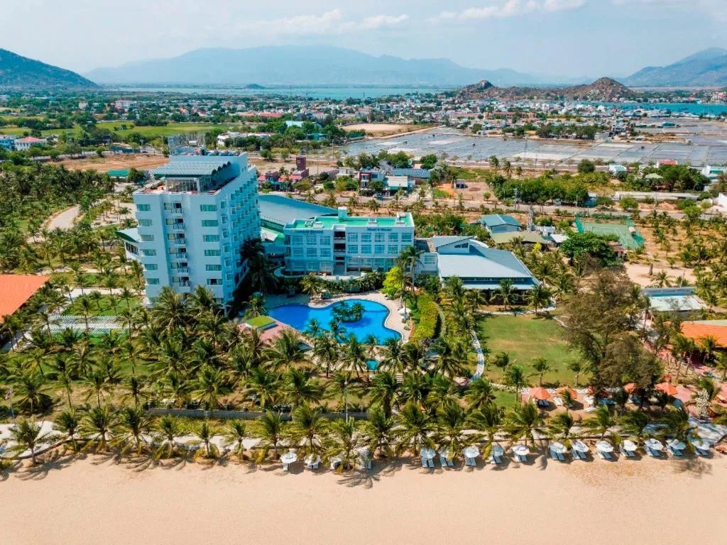 Top resort Ninh Thuận đẹp, giá tốt và gần biển nhất