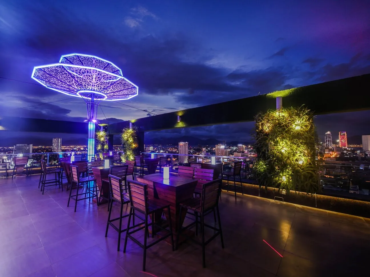 Top View Bar Da Nang – Điểm nhìn ngắm toàn thành phố từ trên cao