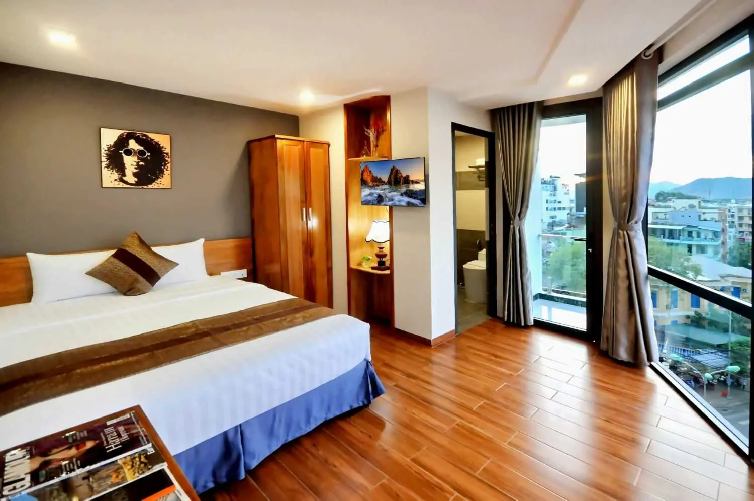 Trải nghiệm CKD Nha Trang Hotel 3 sao ven biển thời thượng