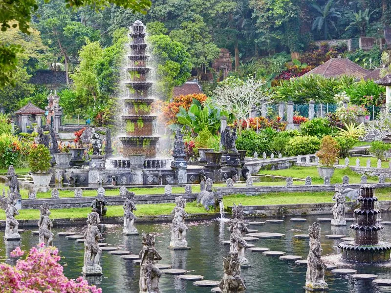 Trải nghiệm cung điện nước Tirta Gangga đầy độc đáo của Bali