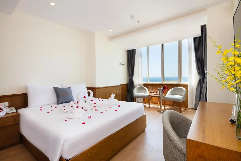 Trải nghiệm không gian Glory Hotel Nha Trang giản dị, yên bình