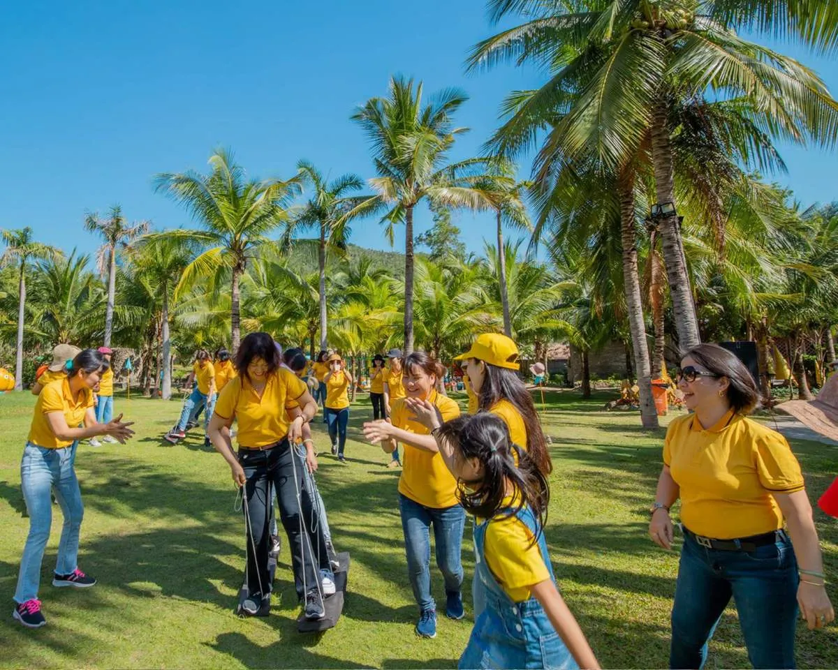 Trải nghiệm ngâm bùn nóng tại khu du lịch Trăm Trứng Nha Trang