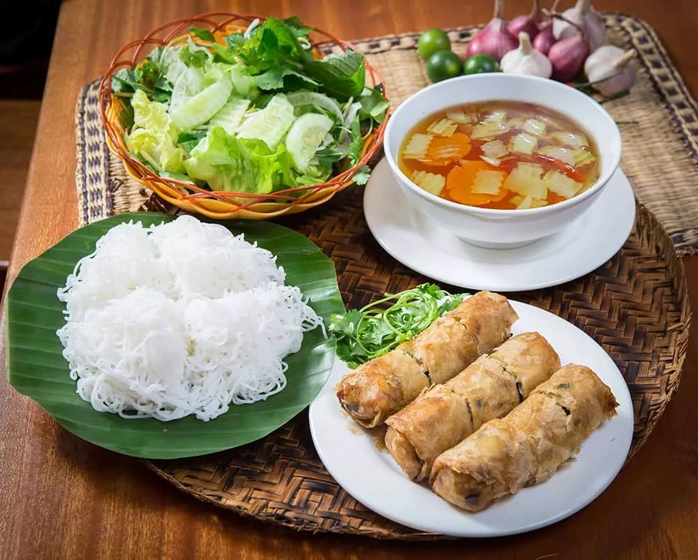 Trải nghiệm từ A-Z Food tour Hải Phòng 2N1Đ