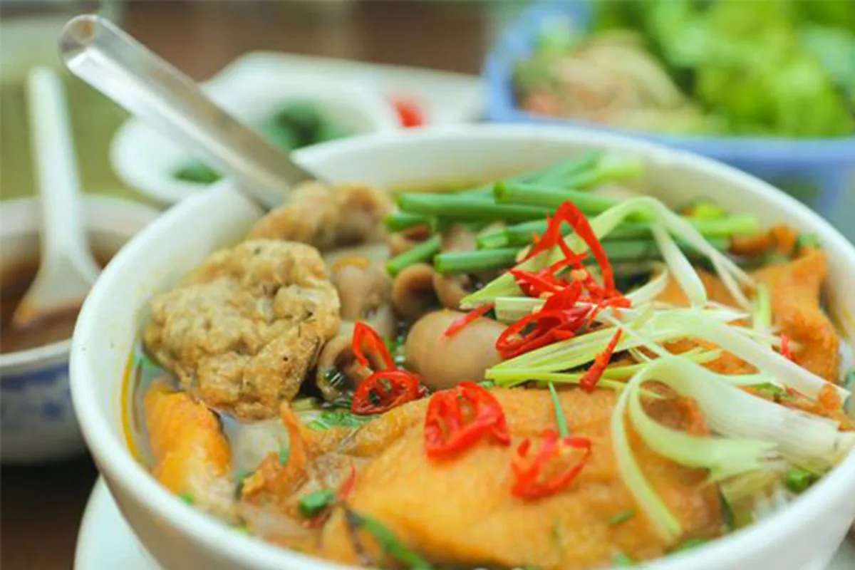 Trải nghiệm từ A-Z Food tour Hải Phòng 2N1Đ