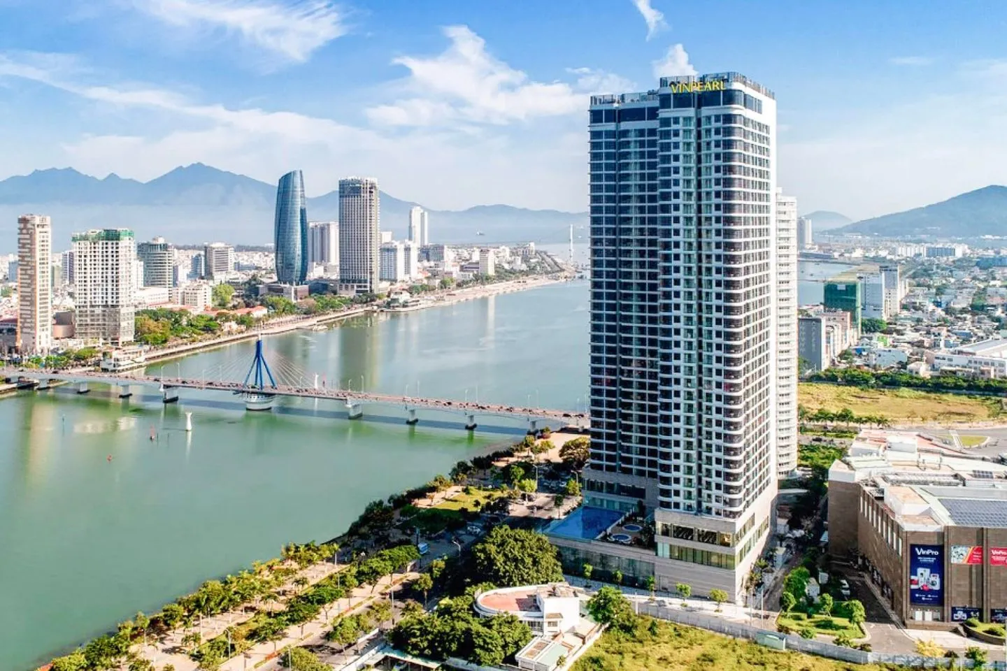 Trải nghiệm Vinpearl Condotel Riverfront Da Nang phồn hoa bên dòng sông Hàn