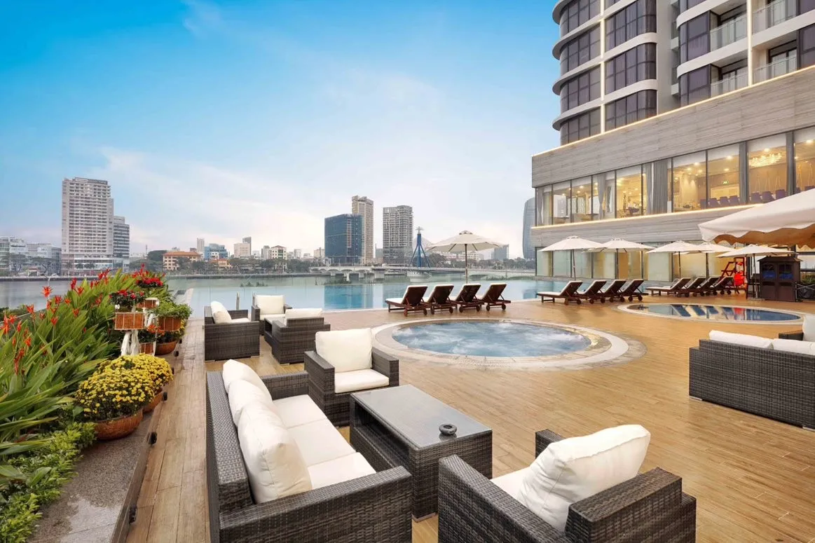 Trải nghiệm Vinpearl Condotel Riverfront Da Nang phồn hoa bên dòng sông Hàn