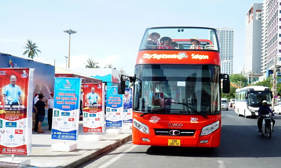 Trải nghiệm xe bus 2 tầng miễn phí ở Nha Trang cực thú vị