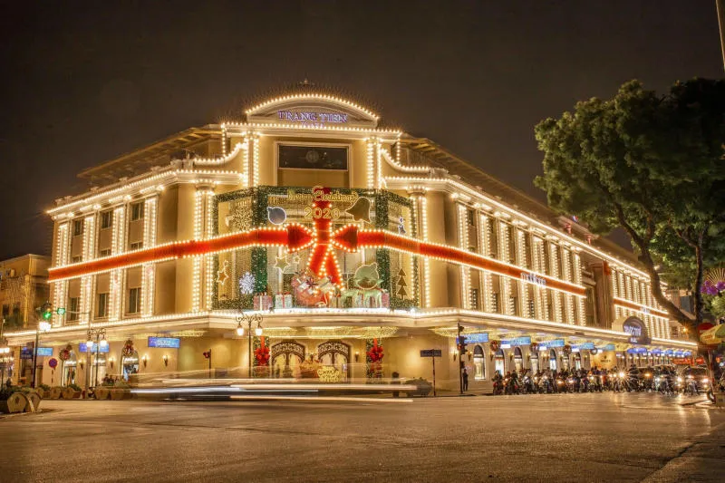 Tràng Tiền Plaza, trung tâm mua sắm sầm uất bậc nhất Hà Nội