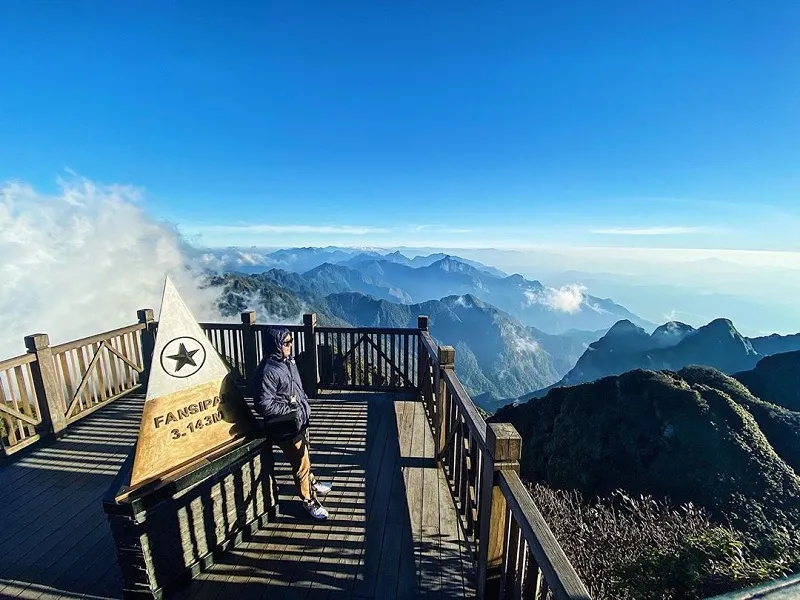 Trekking 12 đỉnh núi cao nhất Việt Nam ngắm trọn non nước đất trời