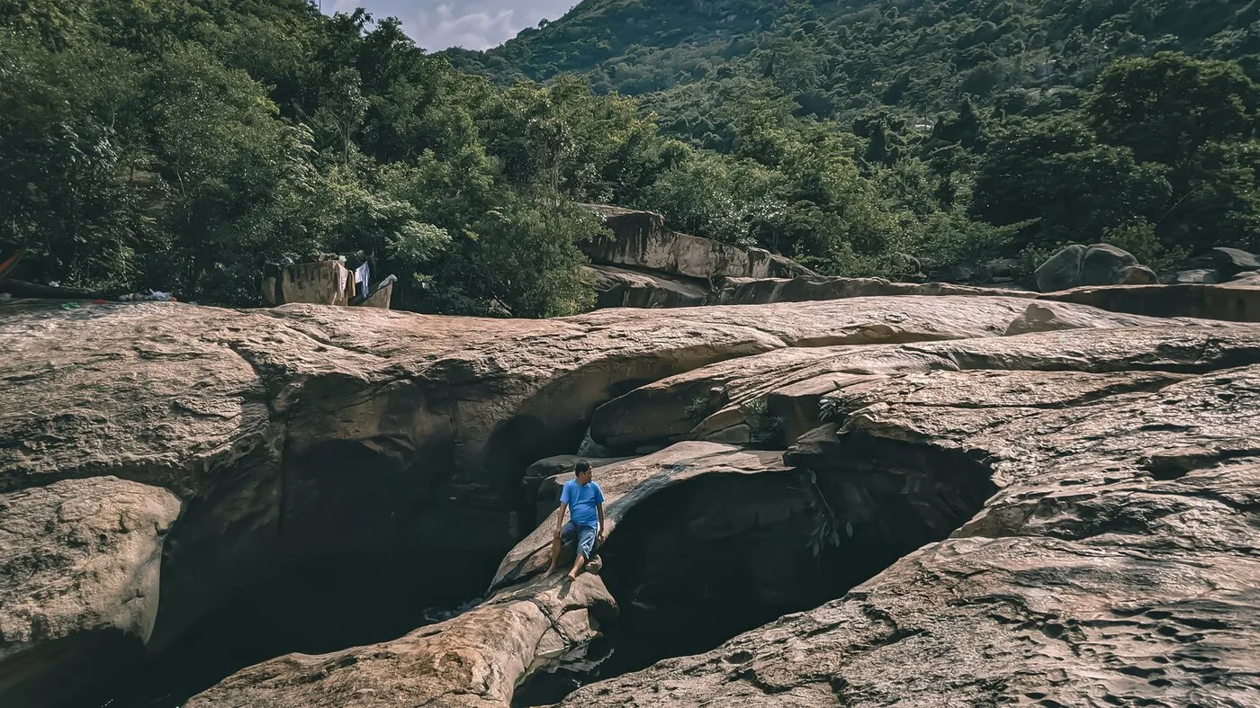 Trekking Bàn Chân Phật qua ống kính của Trung Văn Nguyễn