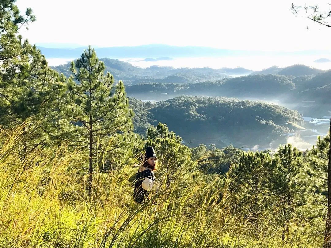 Trekking đỉnh Hòn Bồ Đà Lạt săn biển mây bềnh bồng