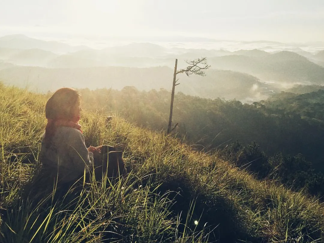 Trekking đỉnh Hòn Bồ Đà Lạt săn biển mây bềnh bồng