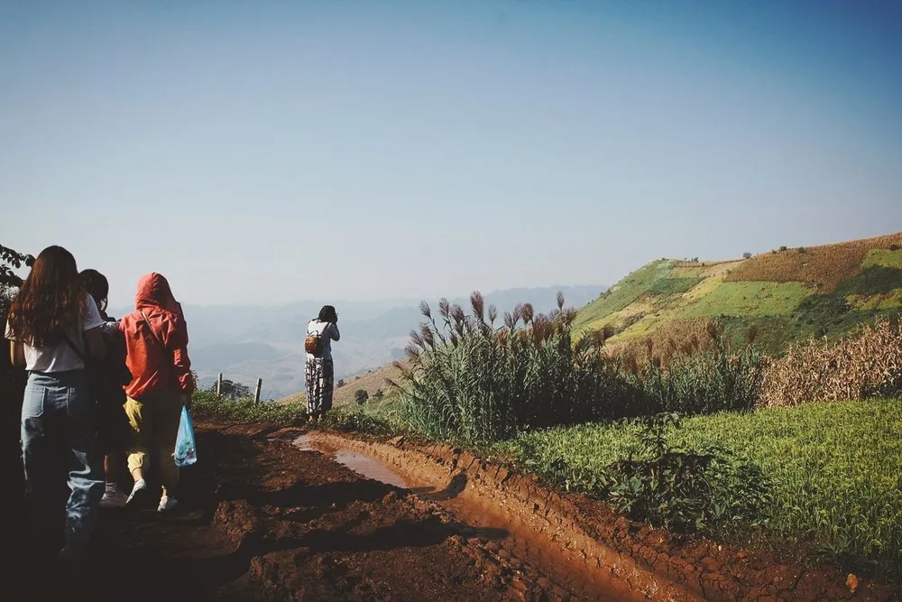 Trekking Mộc Châu – Hang Táu – Cung đường hoang sơ đầy cảm xúc tại thảo nguyên xanh