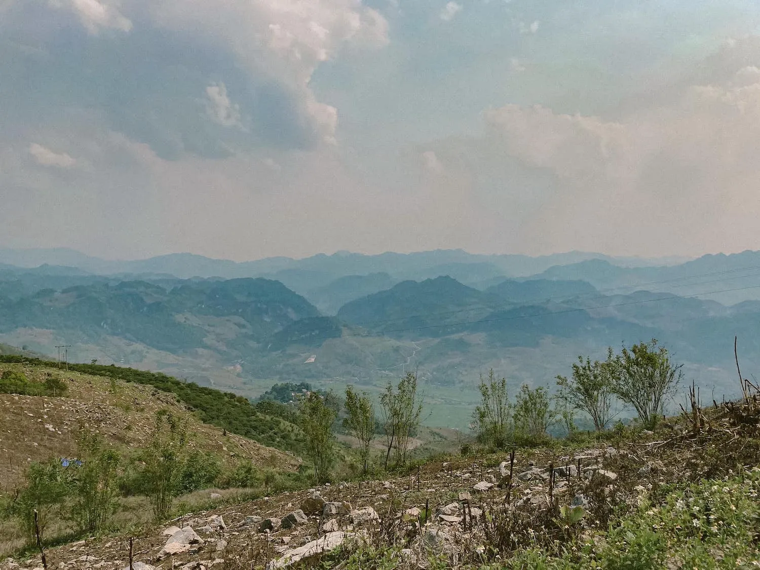 Trekking Mộc Châu – Hang Táu – Cung đường hoang sơ đầy cảm xúc tại thảo nguyên xanh