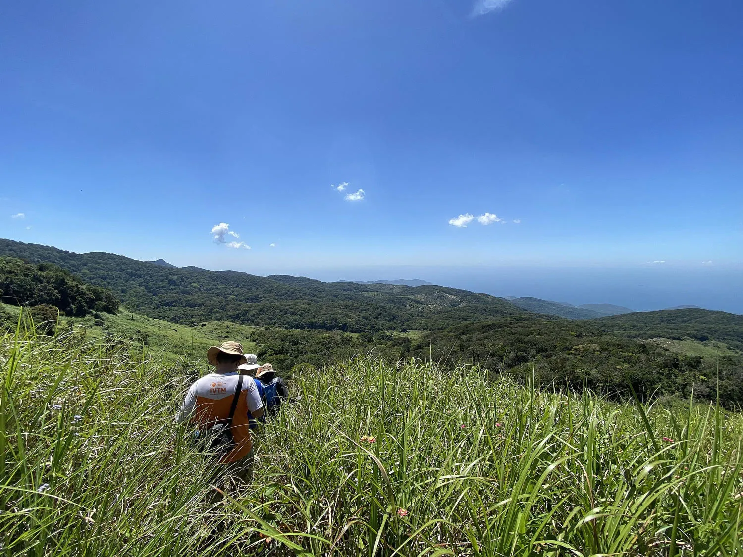 Trekking Núi Chúa lịch trình 2 ngày 1 đêm tham khảo