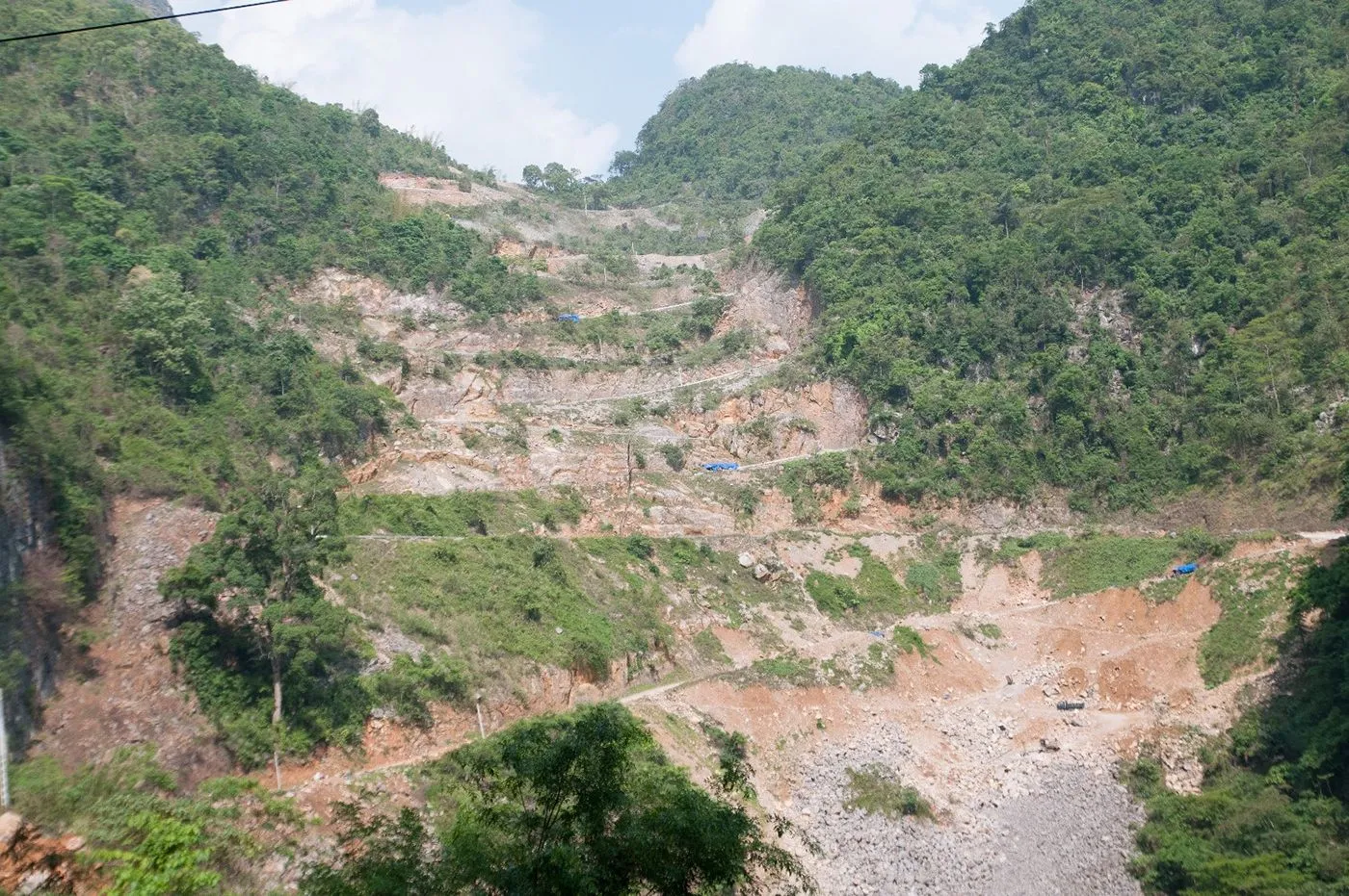 Trekking Tây Côn Lĩnh – Hành trình tận hưởng cảm giác làm chủ đất trời