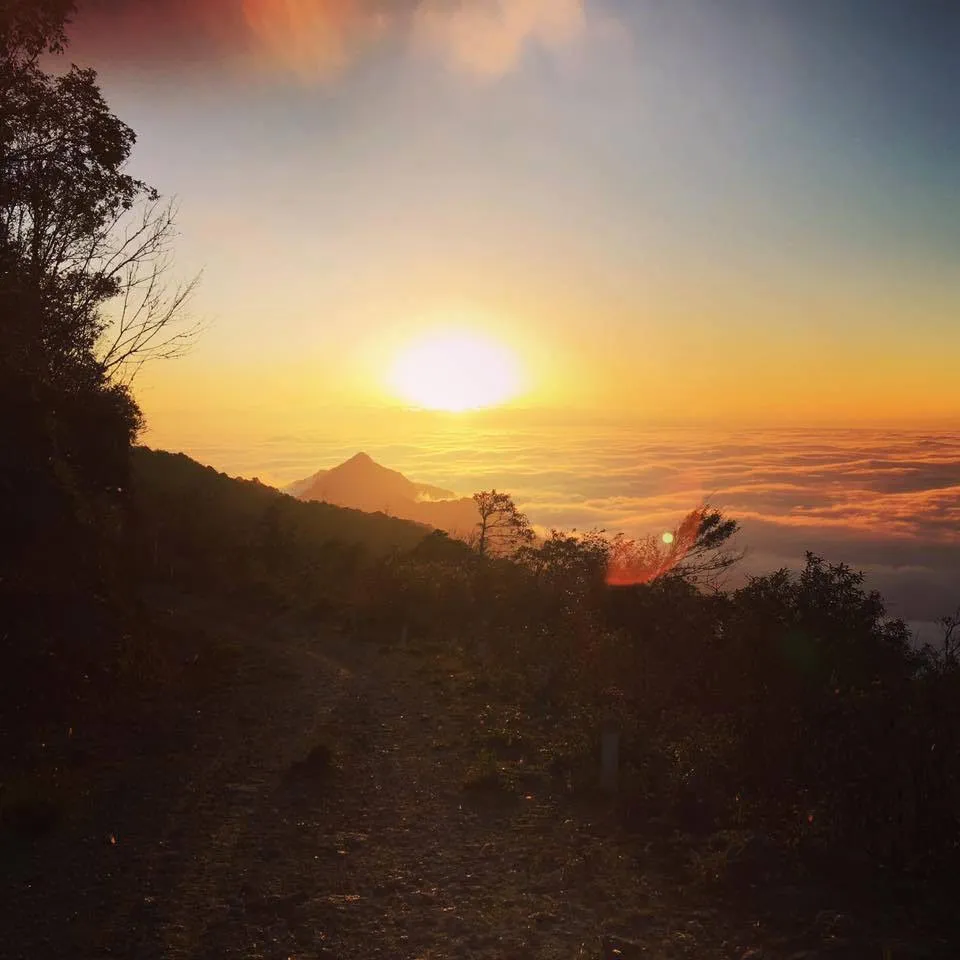 Trekking Tây Côn Lĩnh – Hành trình tận hưởng cảm giác làm chủ đất trời