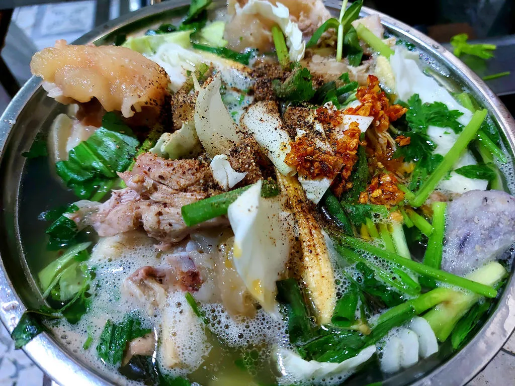 Tứ Đệ Food and Beer, thiên đường ẩm thực tại Long Xuyên