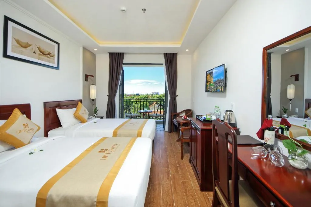 Uptown Hoi An Hotel – Sở hữu hồ bơi tuyệt đẹp trên sân thượng khiến bạn phải choáng ngợp