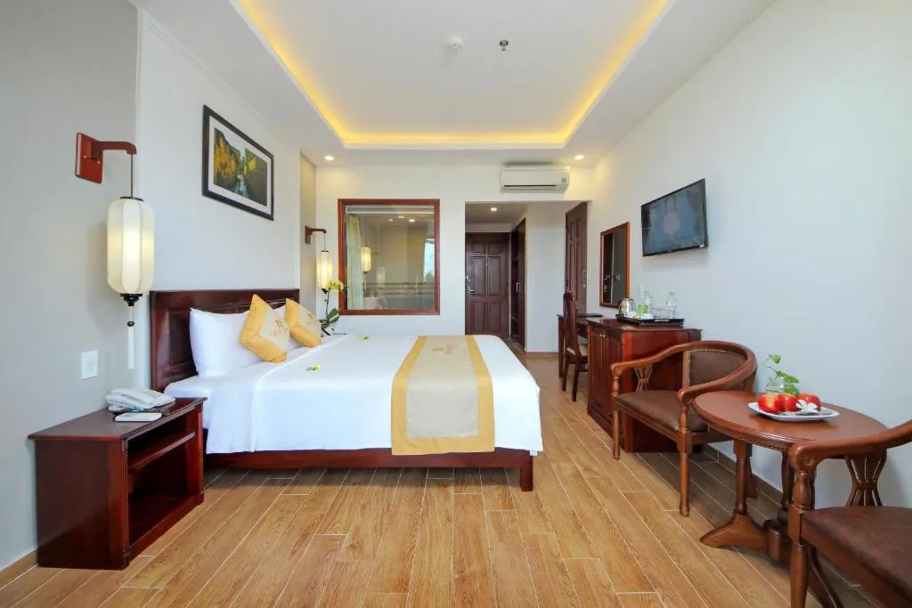 Uptown Hoi An Hotel – Sở hữu hồ bơi tuyệt đẹp trên sân thượng khiến bạn phải choáng ngợp