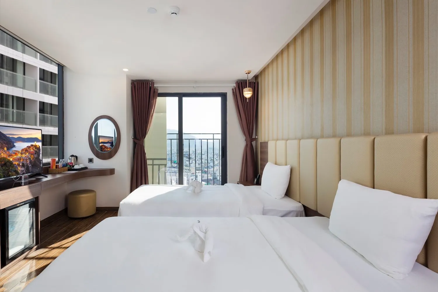 V Hotel Nha Trang – trải nghiệm phong cách Tây Âu tiêu chuẩn 4 sao