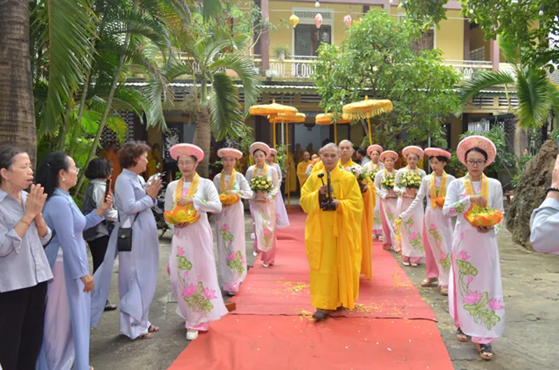 Vãn cảnh chùa Pháp Lâm Đà Nẵng, không gian linh thiêng và cổ kính