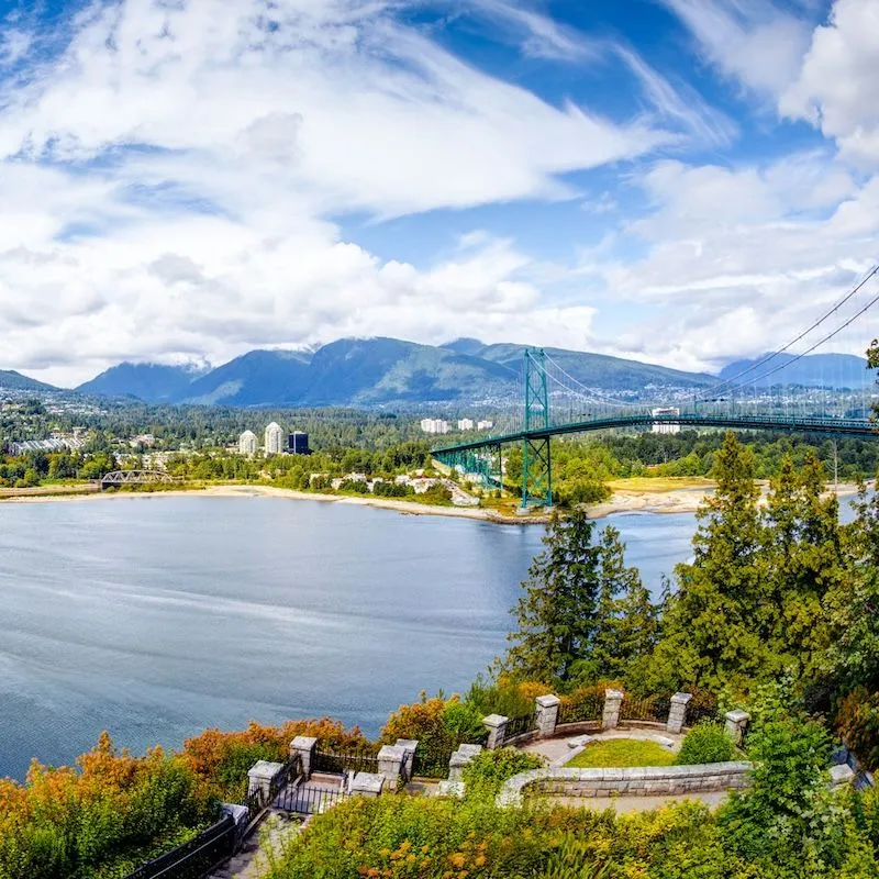 Vancouver, thành phố cảng căng tràn nhựa sống ở Tây Canada