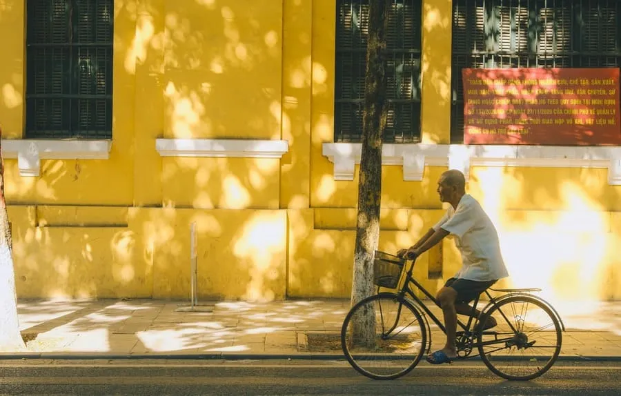 Vẻ đẹp của mùa thu Hà Nội trong những ngày nắng đẹp