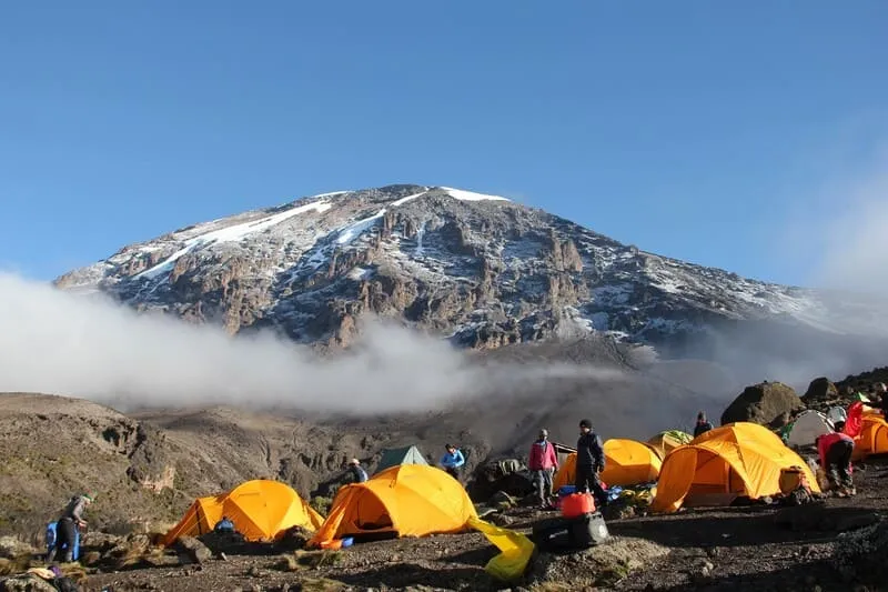 Về Kilimanjaro đi tìm nóc nhà Châu Phi huyền bí