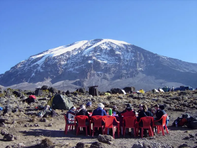 Về Kilimanjaro đi tìm nóc nhà Châu Phi huyền bí