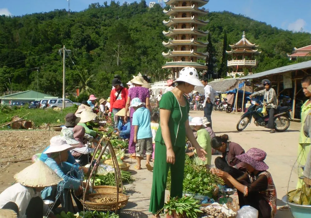 Về thăm Chợ Mây Núi Cấm cao nhất tại miền Tây sông nước