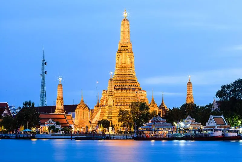 Về Wat Arun để hiểu hơn về trái tim văn hóa Thái Lan