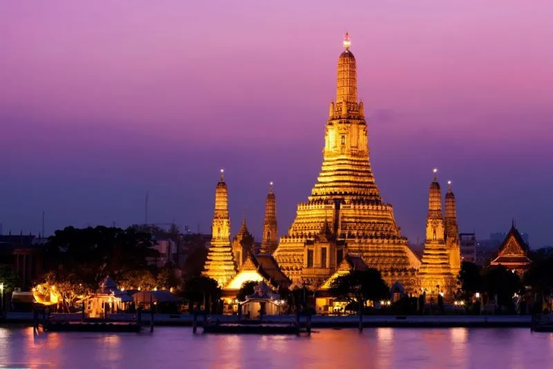 Về Wat Arun để hiểu hơn về trái tim văn hóa Thái Lan