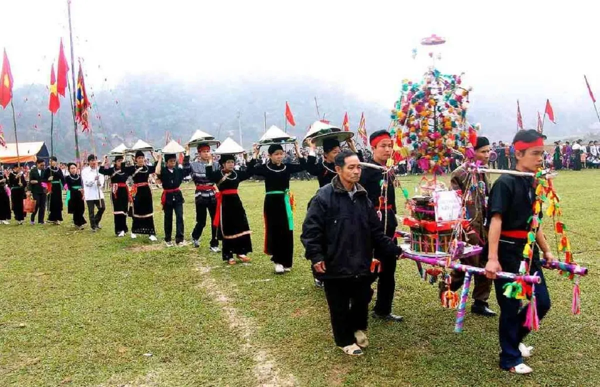 Về Yên Bái khám phá Lễ hội Lồng Tồng của người Tày ở Kiến Thành