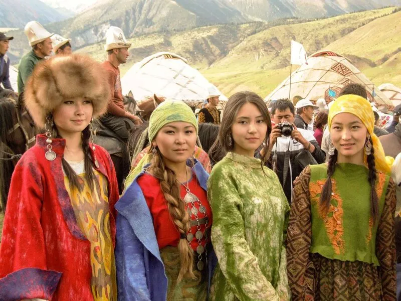 Vén màn Kyrgyzstan, khám phá miền đất hoang sơ ở Trung Á