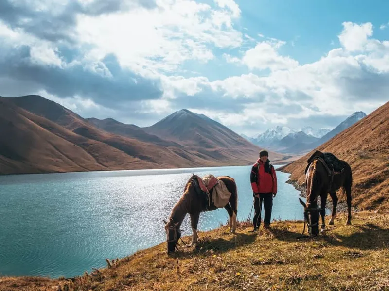 Vén màn Kyrgyzstan, khám phá miền đất hoang sơ ở Trung Á