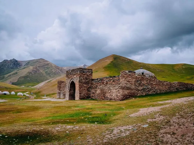 Vén màn Kyrgyzstan, khám phá miền đất hoang sơ ở Trung Á