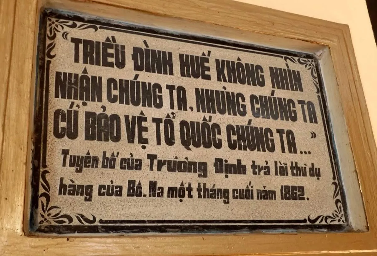 Viếng thăm Di tích lăng mộ và đền thờ Trương Định tại Gò Công