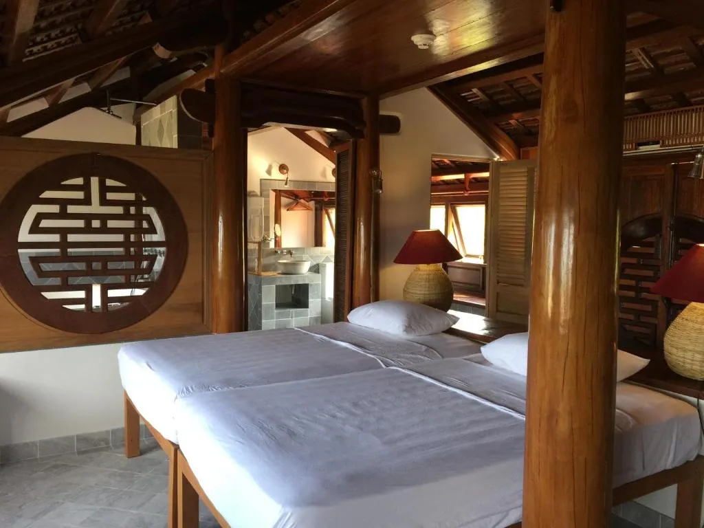 Villa Louise Hue Beach Boutique, kiến trúc cổ ẩn mình bên bờ biển xanh