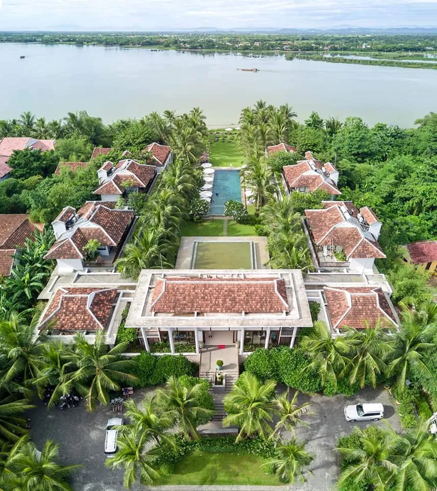 Vinh Hung Emerald Resort – Khu nghĩ dưỡng với bãi cỏ rộng lớn bên bờ sông Thu Bồn