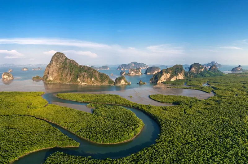 Vịnh Phang Nga nơi biển cả hòa quyện với bầu trời Thái Lan